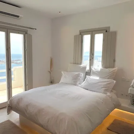 Psarou Summer Villa *